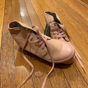 NWT Bangs Pink Shoes